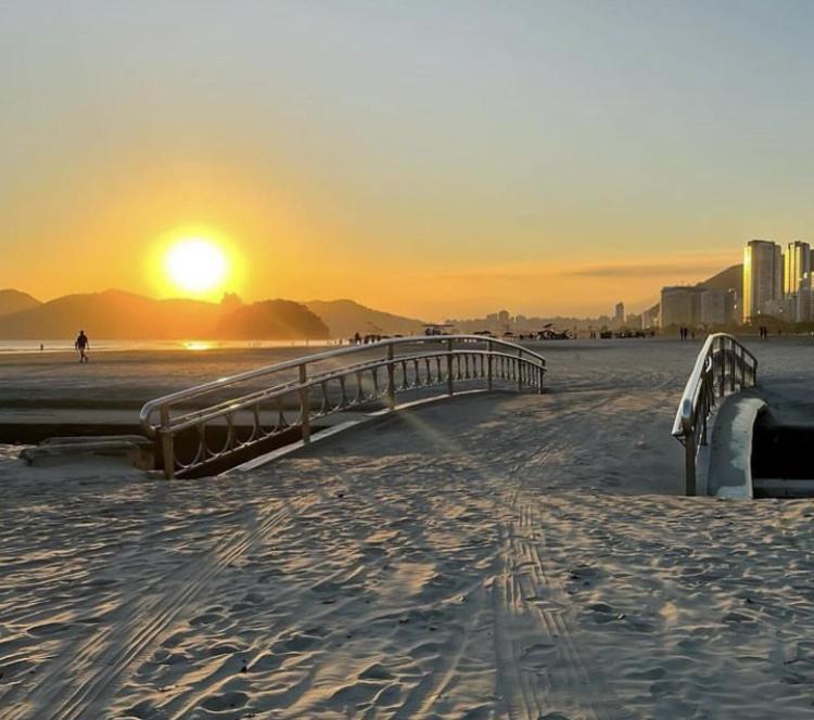 Apartamento Em Santos No Gonzaga Em Frente A Praia Exterior photo